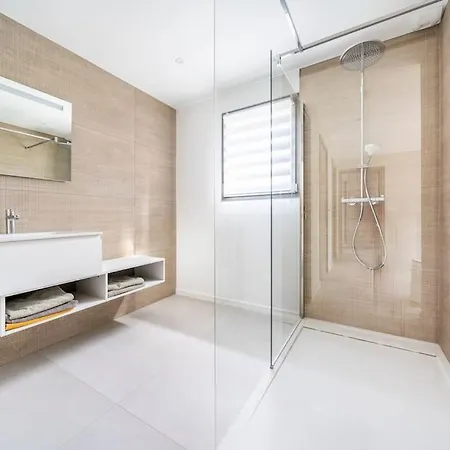 L, Vue Mer, 10 Min A Pied