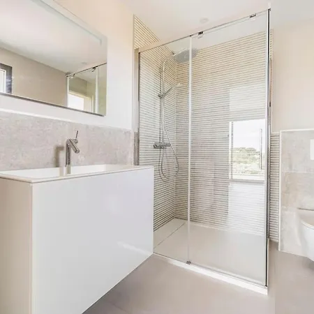 L, Vue Mer, 10 Min A Pied