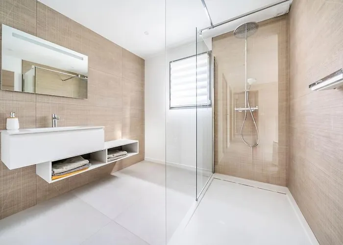 L, Vue Mer, 10 Min à Pied